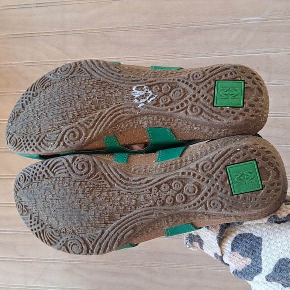 NWOT El Naturalista Women's Wakataua Leather Made in Spain Flat Sandals - Picture 5 of 8